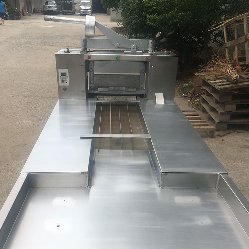 直線往復(fù)式切藥機